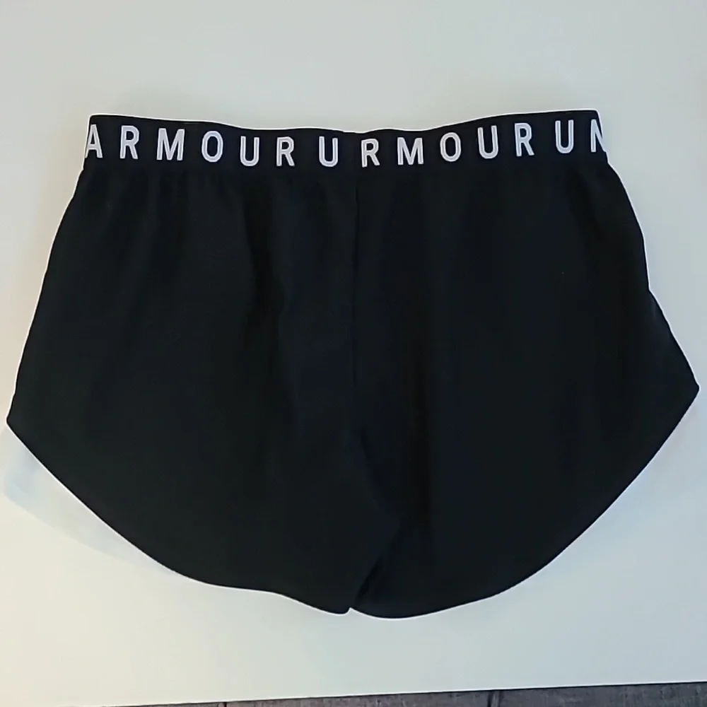 Under Armour Athletic Shorts‎ Size M